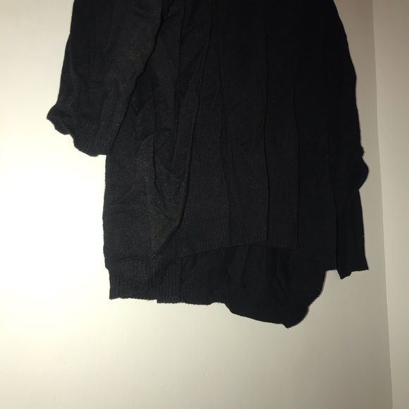 BLACK SHIRT MIDDLE LONG SLEEVES FROM JENNIFER - Picture 5 of 5